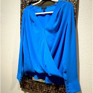 Halogen Blue blouse &  button sleeves sz M